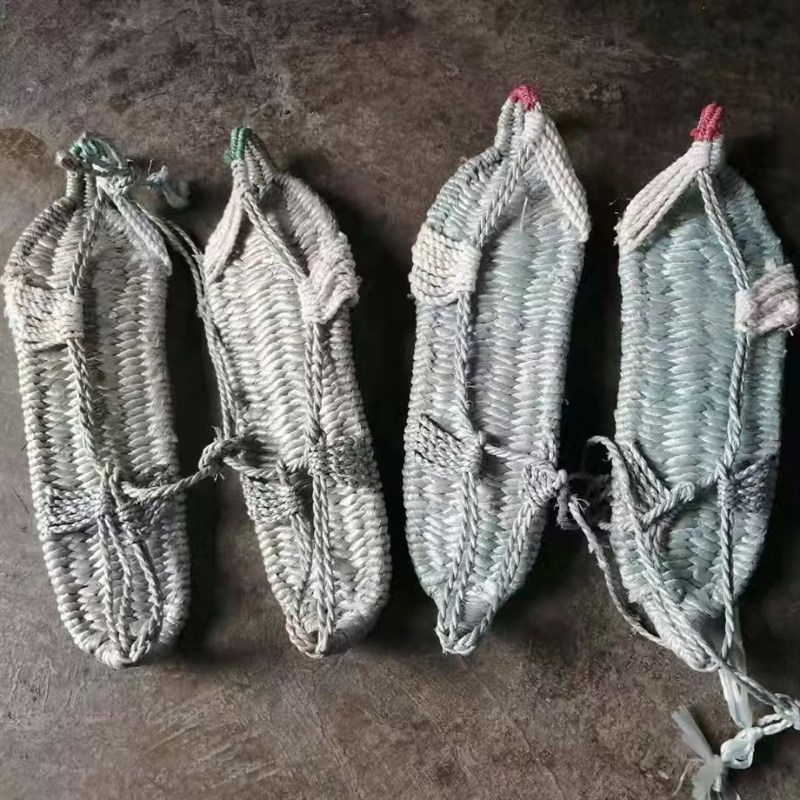 草鞋塑料老式蛇皮口袋能打湿水演戏拍照装饰