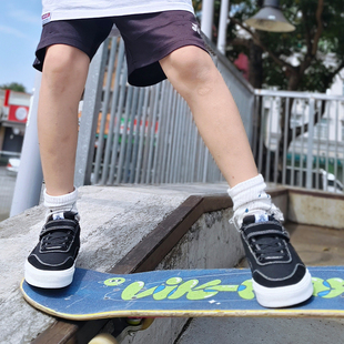 极路客新款风浪黑色板鞋男女 儿童运动鞋 训练耐磨专业儿童滑板鞋
