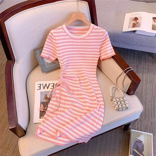 条纹针织连衣裙女夏季2024年新款法式修身显瘦小个子显高气质包臀