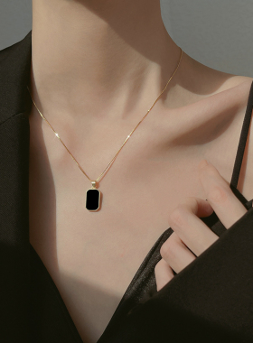 长款黑色吊坠项链女2024年新款潮冷淡风毛衣链秋冬简约气质锁骨链
