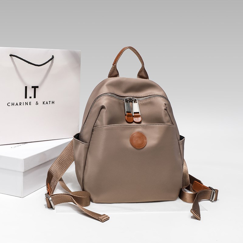 大容量双肩包2024新款时尚牛津布轻便出游女士背包户外登山旅游包