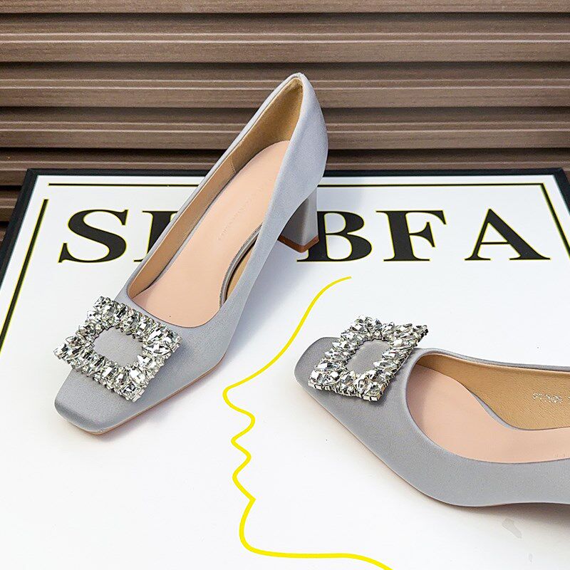 羊皮版!浅蓝色礼服缎面方头水钻粗跟单鞋女2024年新款秋季高跟鞋