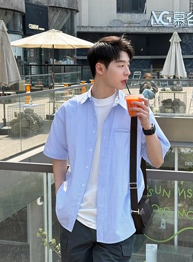 压花发泡蓝色条纹衬衫短袖男生2025新款夏季百搭宽松休闲衬衣上衣