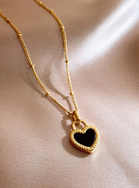 双面黑色桃心项链女小众设计感轻奢2023年新款颈链配饰吊坠锁骨链