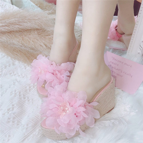 夏季仙女ins沙滩凉鞋超高坡跟草编粉H色梦幻花朵度假鱼嘴防滑凉拖