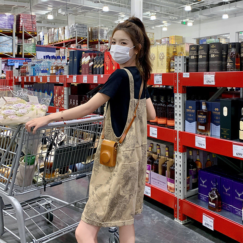 卡其色印花工装背带裤女夏2026新款韩版K宽松减龄小个子阔腿连体