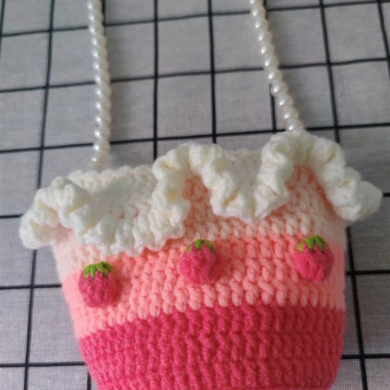 毛线手工编织包包diy材料包草莓夏天钩针自制斜跨单肩包送女友