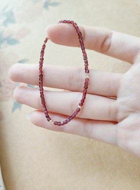 红黛天然石榴石方糖细小精致显白轻奢弹力闪串珠手链串女气质文艺