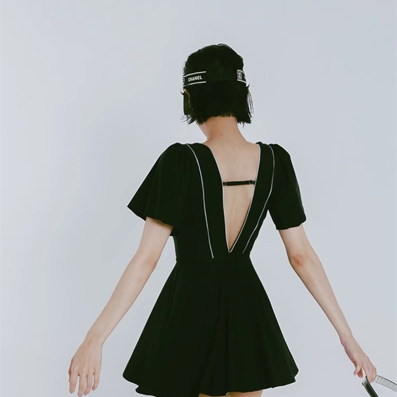 亲爱的朋友-W小调连体平角裙z式黑白保守显瘦遮肚新款游泳衣泳装