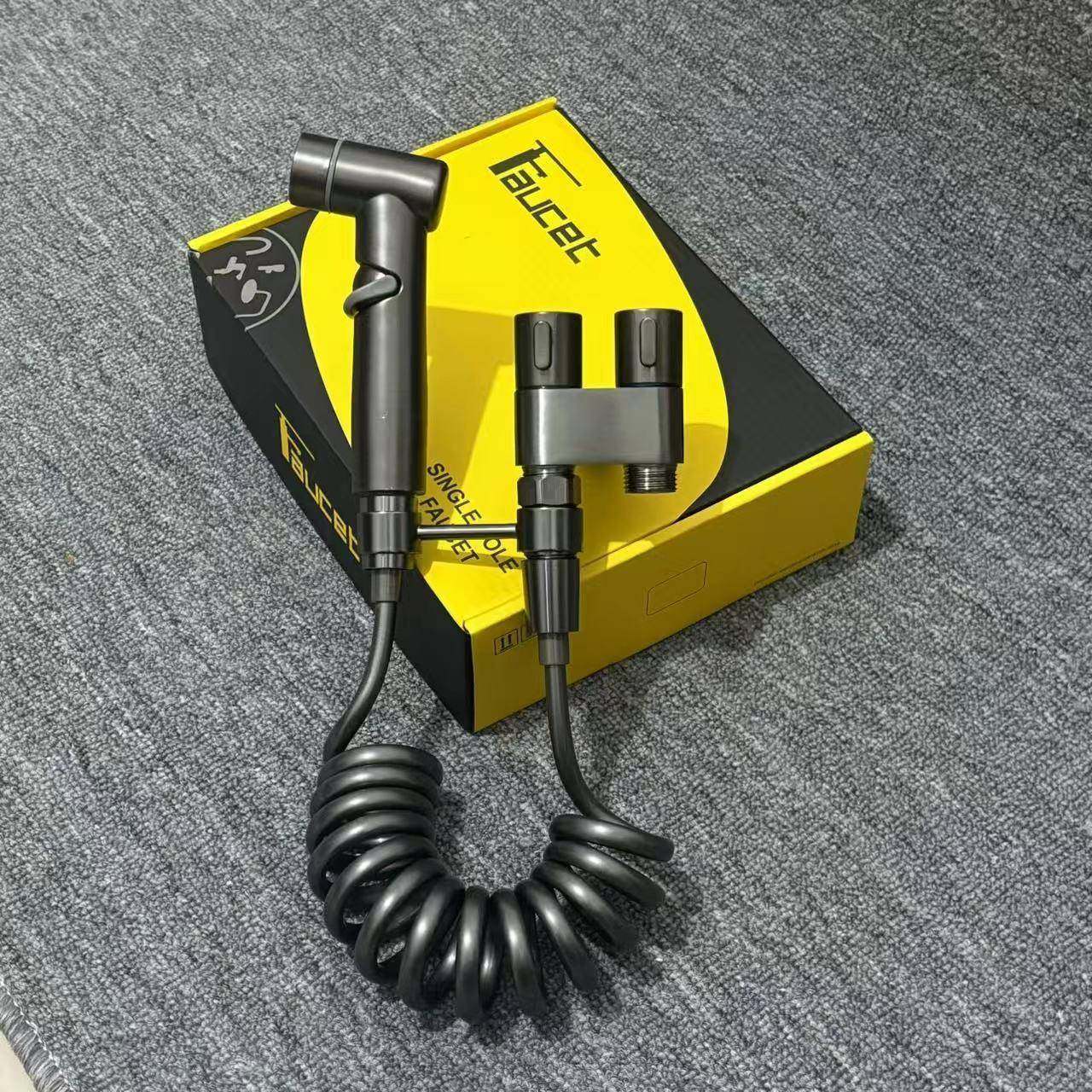 不锈钢家用马桶喷枪一进二出马桶伴侣卫生间三角阀增压喷头冲洗器,家装主材,角阀,淘宝优惠券,粉丝福利购,淘宝优惠卷