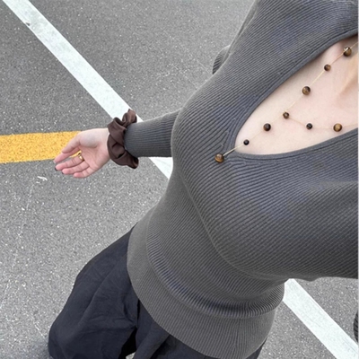 灰色短款低v领针织衫女春秋内搭紧身修身毛衣打底衫气质百搭上衣