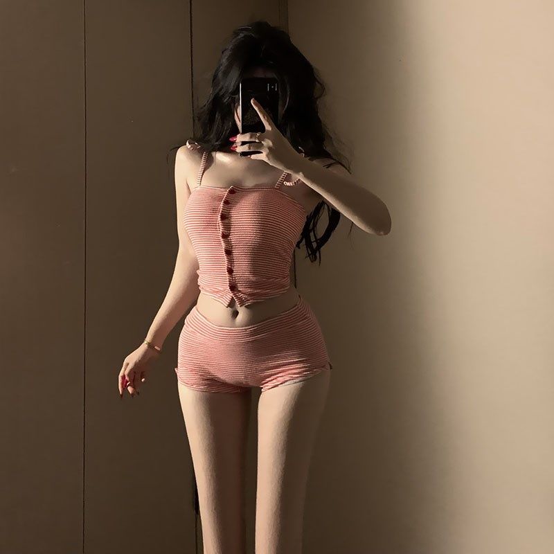 新款两件式平角泳衣女保守显瘦红条F爱心钮扣小胸夏学生少女高级,运动/瑜伽/健身/球迷用品,分体泳衣,淘宝优惠券,粉丝福利购,淘宝优惠卷