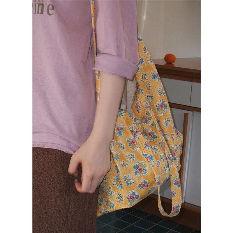 【香香的梨】 春夏百搭黄色碎花K帆布包EM2618,箱包皮具/热销女包/男包,通用款女包,淘宝优惠券,粉丝福利购,淘宝优惠卷