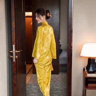 新中式金色晨袍新娘女复古改良旗袍中国风黄色连衣裙秋冬订婚礼服