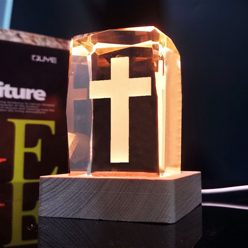 水晶十字架小摆件 客厅玄关卧室小夜灯摆饰品送弟兄姊妹生日礼物
