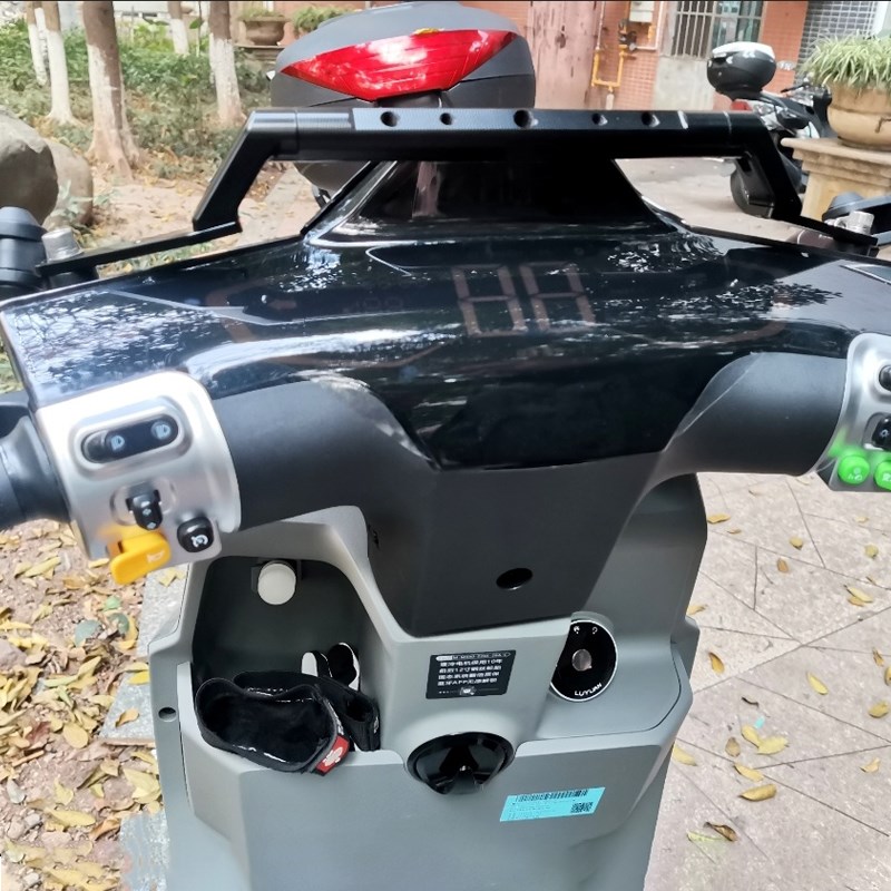 适用电动车绿源S90S/L手机镜座拓展扶手横杆平衡多功能支架配件