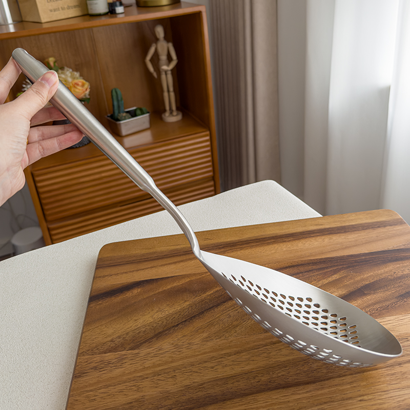 全钢手柄~一体成型1810不锈钢大号漏勺捞饺子捞面油炸过滤漏沥水