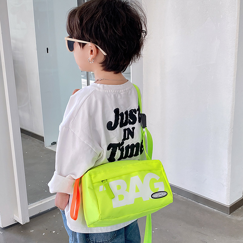 潮酷男童包包新款时尚运动小男孩单肩包帅气女孩斜挎包宝宝游玩包