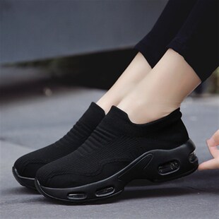 百搭舒适全黑色单鞋 一脚蹬气垫软底网鞋 23春款 飞织透气女子运动鞋
