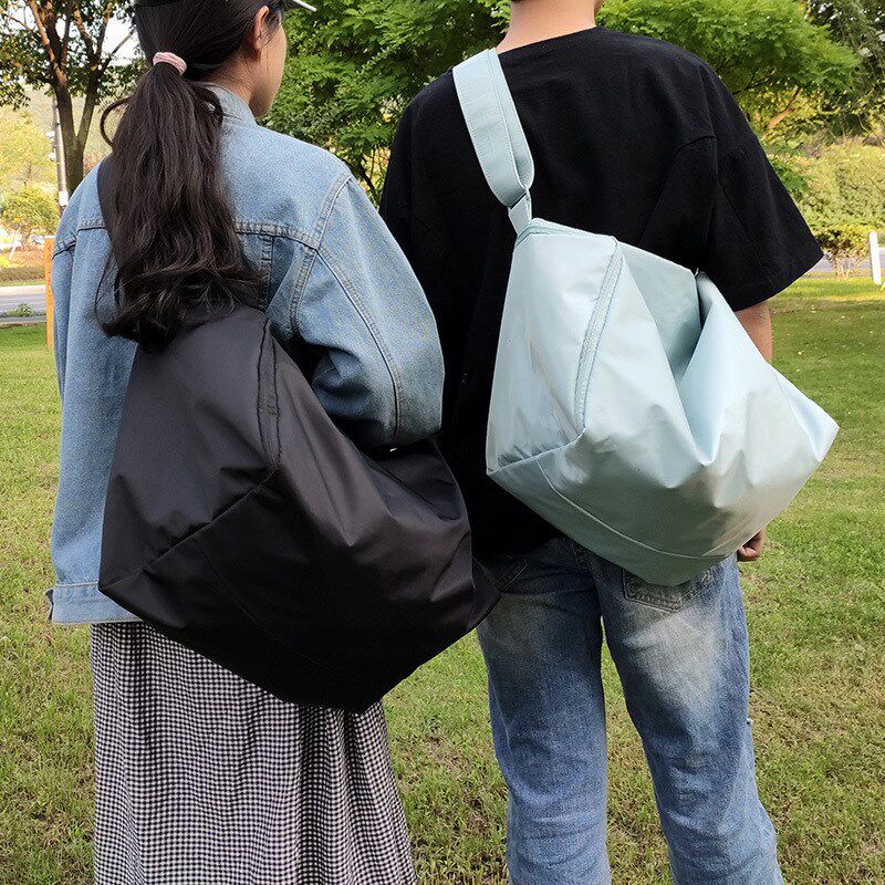 户外大容量干湿分离单肩男女健身包商务夹层手机拉链灰色纯色涤纶