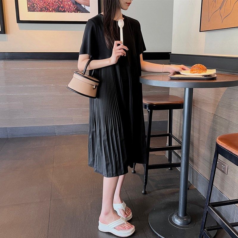 黑色百褶显瘦胖妹妹裙子拼接连衣裙2024年新款大码夏季女装遮肚子