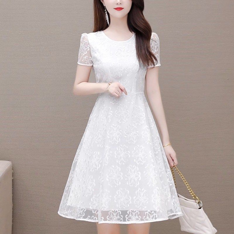 高端白色连衣裙夏季2024年新款妈妈显瘦遮肚雪纺蕾丝今年流行裙子