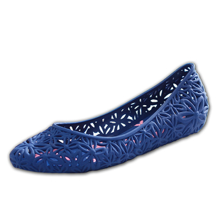 内增高2cm洞洞休闲旅行沙滩鞋 女坡跟水晶凉鞋 镂空k果冻鞋 2020新款