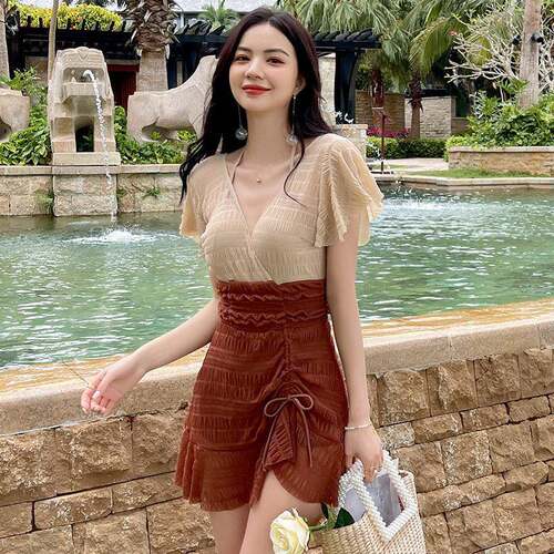 泳衣女夏季新款连体泳衣女小胸聚拢显瘦遮肚保守温泉大码泳装