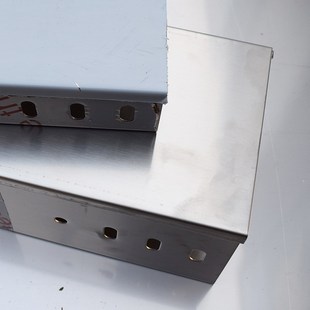 厂家供应不锈钢槽式托盘桥架 不锈钢桥架配件可定桥架弯头