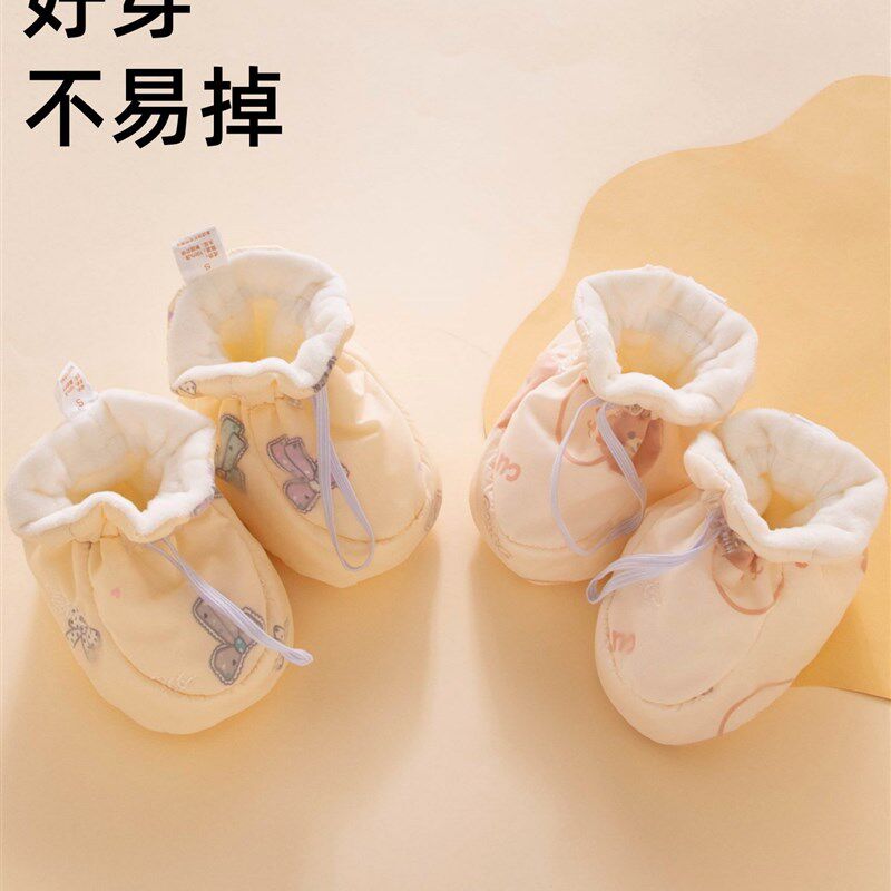 初生婴儿鞋袜加绒保暖一体不掉跟小D月龄宝宝新生冬季外出脚套冬
