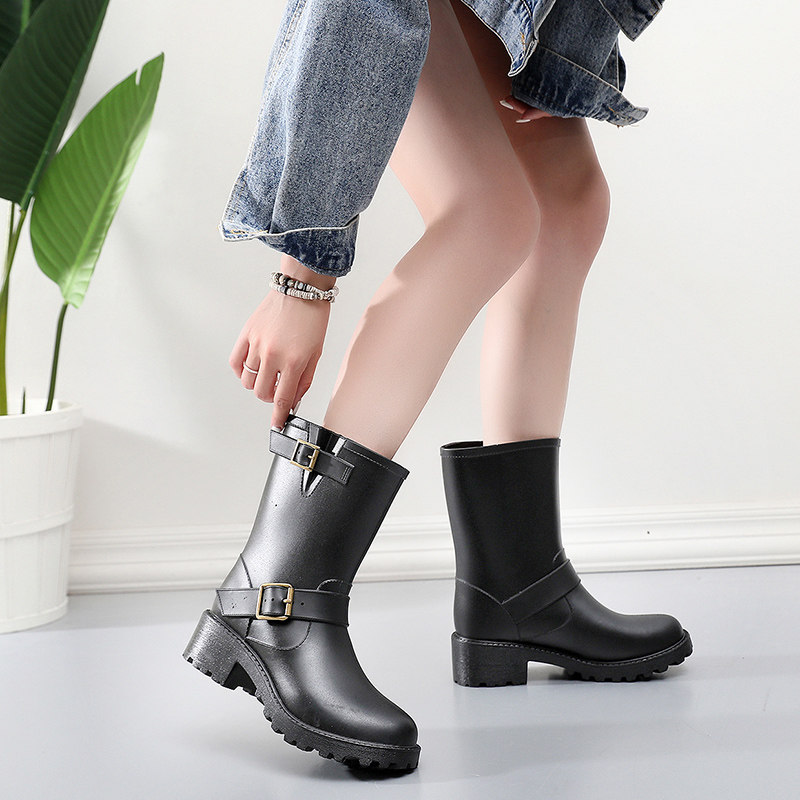 夏雨鞋女成人中筒防滑水鞋潮韩国马F丁水靴防水胶鞋时尚款外穿雨