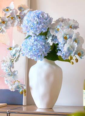 绣球花蝴蝶兰仿真花高级感逼真假花装饰花束摆件客厅插花花艺摆设