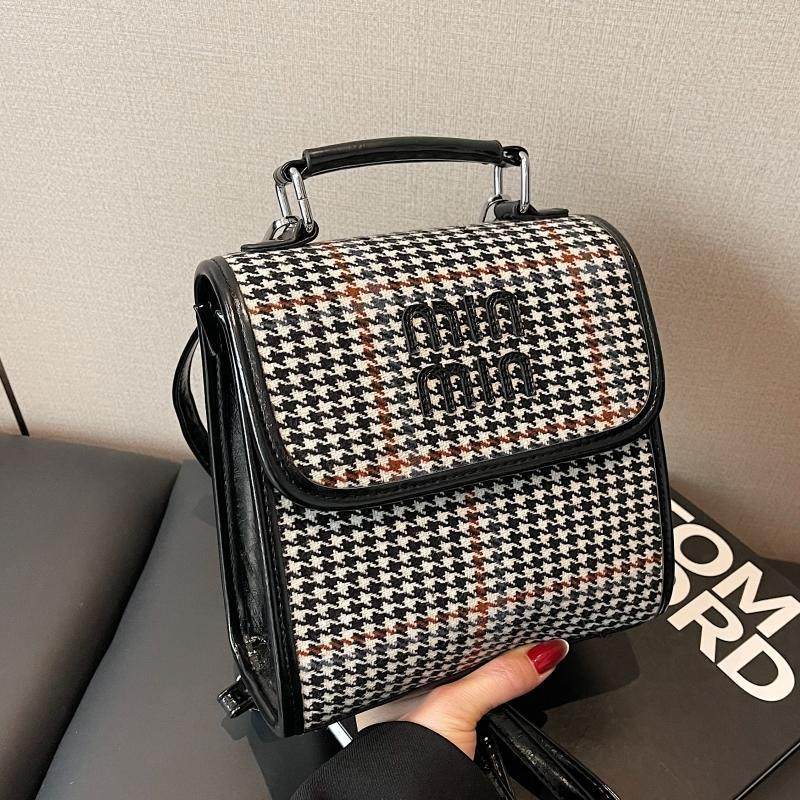 新品时尚格纹双肩包小型背包2024新款包包小个子休闲百搭通勤包手