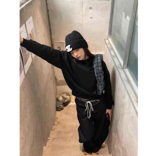 新品高级感短款黑色圆领卫衣女2025早秋新款韩版宽松无帽套头纯色