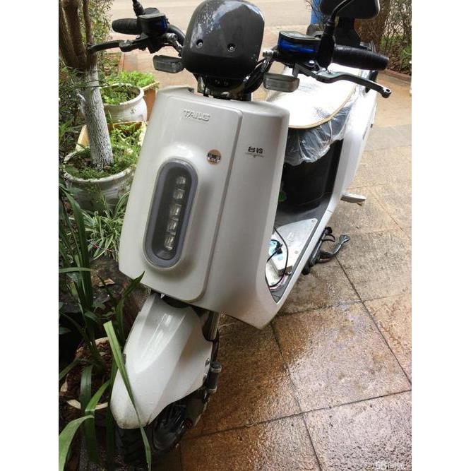 台铃Y3电动车塑料外壳配件大全前围面板尾灯挡泥板脚踏板坐桶大灯