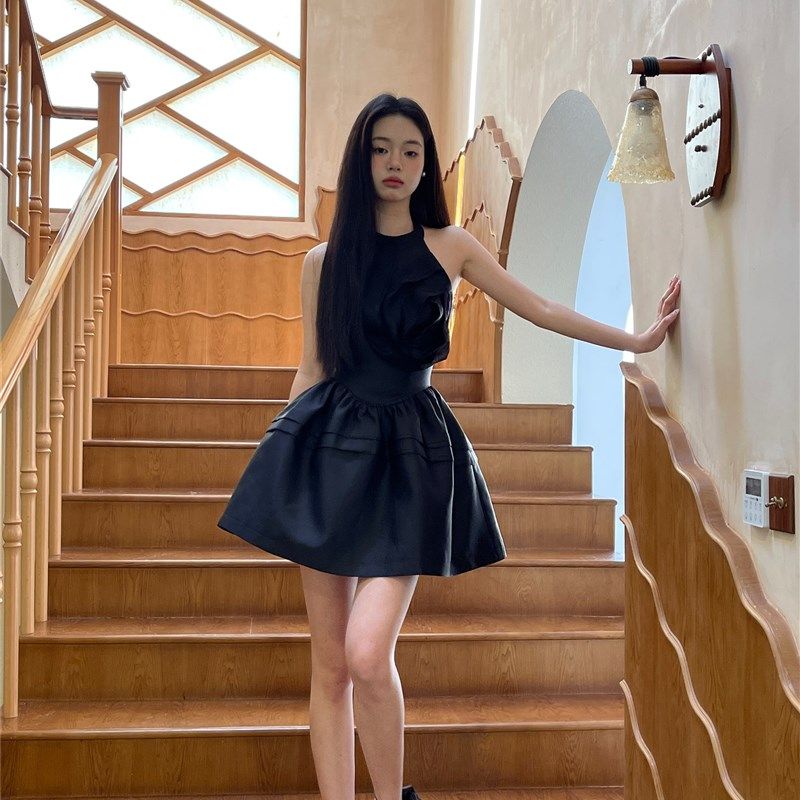 气泡玫瑰  高级感立体玫瑰花设计无袖挂脖收腰女蓬蓬裙连衣裙短裙