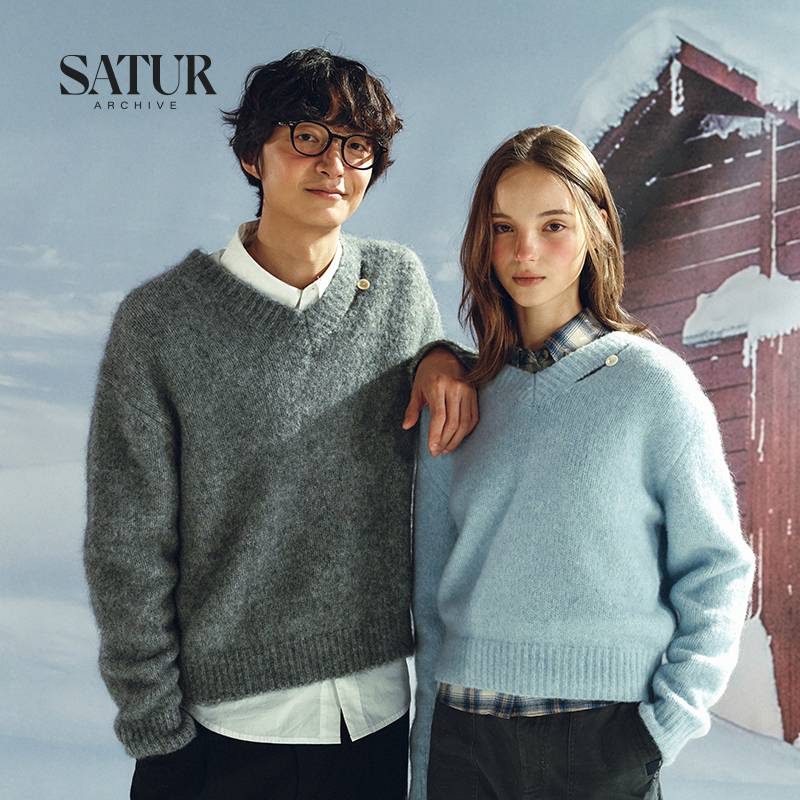 【胡可推荐】SATUR ARCHIVE2025秋冬新款简约休闲慵懒V领针织衫