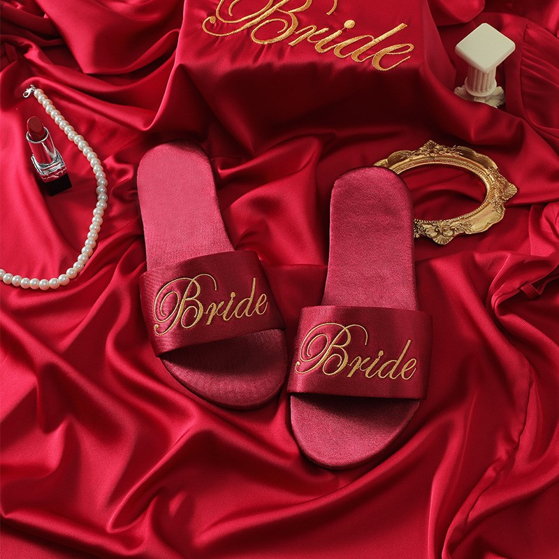 刺绣结婚伴娘f拖鞋女新婚绸缎红拖鞋婚礼新娘晨袍Bride Slippers
