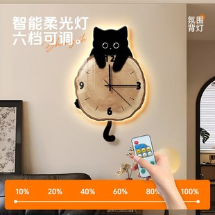 现代简约猫咪钟表摆钟客厅电视背景墙创意时钟挂墙高级感静音挂钟