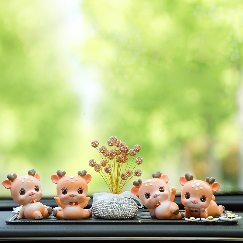 车内饰品摆件一路平安鹿汽车摆件车上中控台女士车载摆件202新款