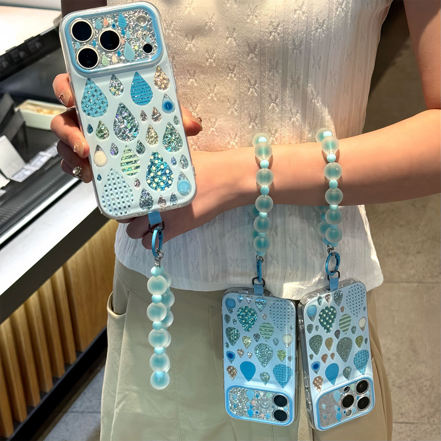 古早蓝色闪钻雨滴珠链适用苹果18pro手机壳iphone17promax高级感ip16plus创意15网红14小众13少女12/11防摔套