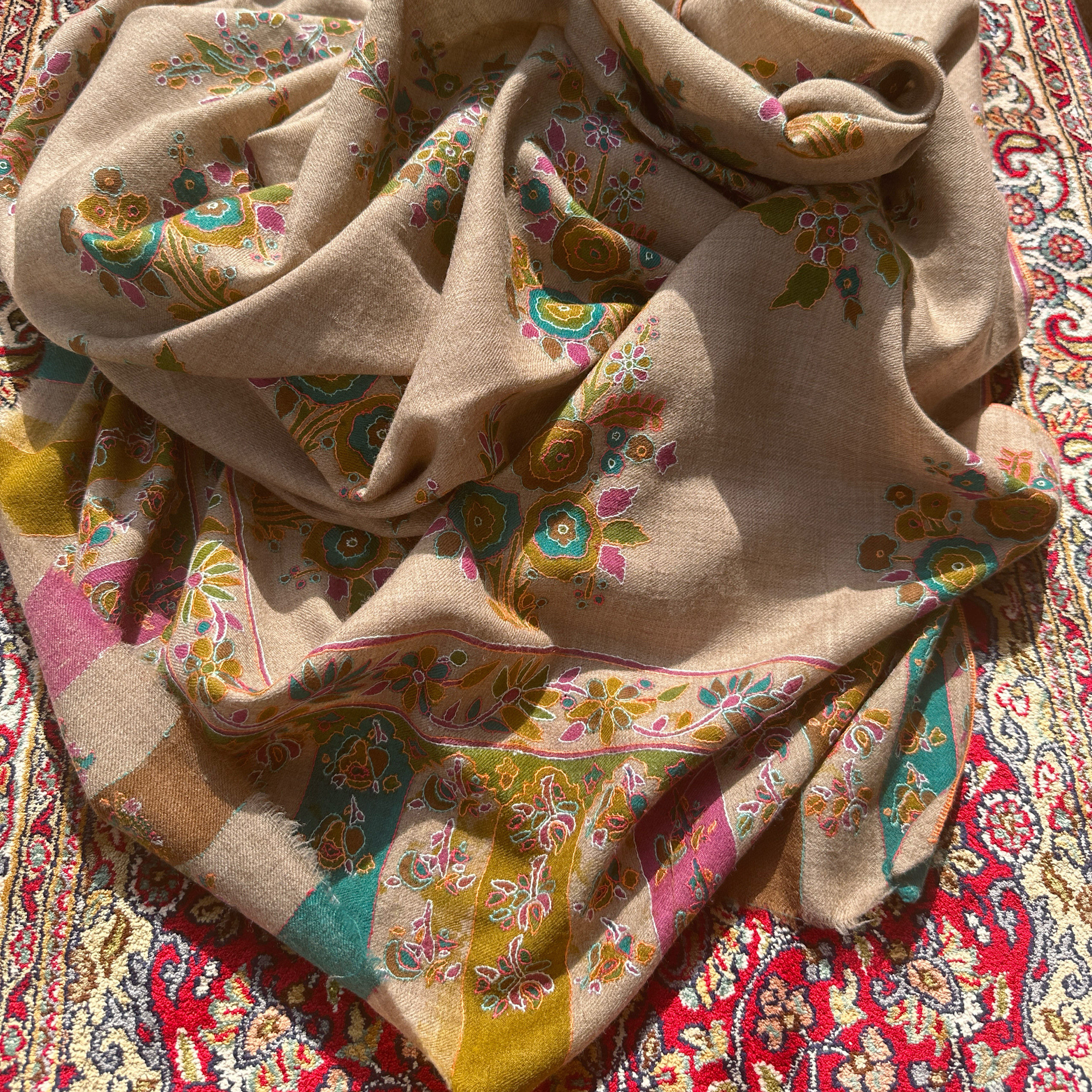 原绒色勾勒轮廓刺绣手工克什米尔披肩围巾,个性定制/设计服务/DIY,针织类定制/加工,淘宝优惠券,粉丝福利购,淘宝优惠卷