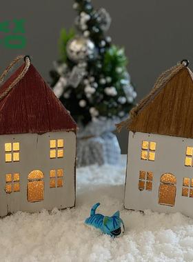 Y摆OX创意礼木制小B屋耶诞发光小挂件品24898A\/文创覆古工艺品饰