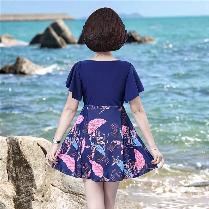 妈妈泳衣女d款泡温泉分体保守遮肚显瘦中老年2024年新款大码游泳