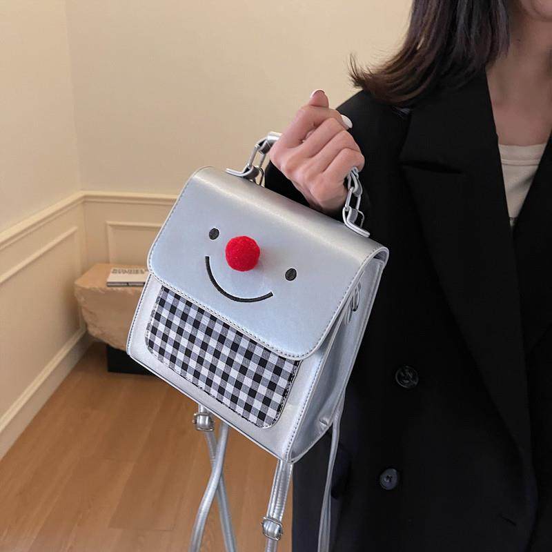 新品银色背包女双肩包小众包包2024新款时尚高级感小型女生大学生