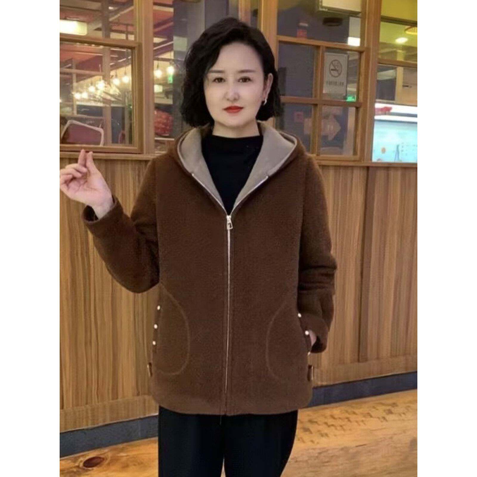 新品2026新款中老年女装妈妈秋冬装外套加绒加厚棉服时尚宽松洋气