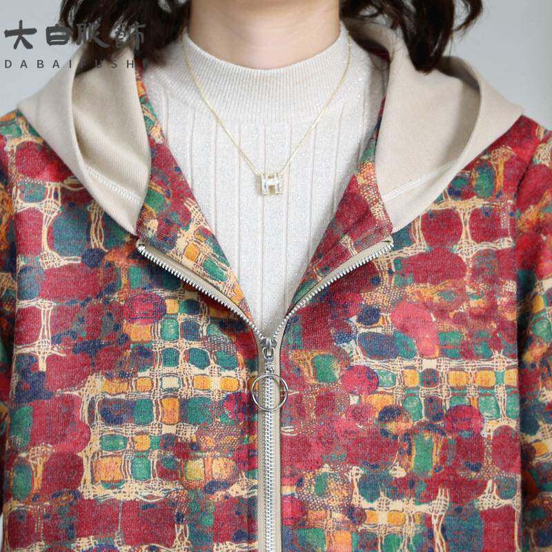新品妈妈秋装外套大码2026新款50岁中老年女装春秋夹克衫洋气连帽