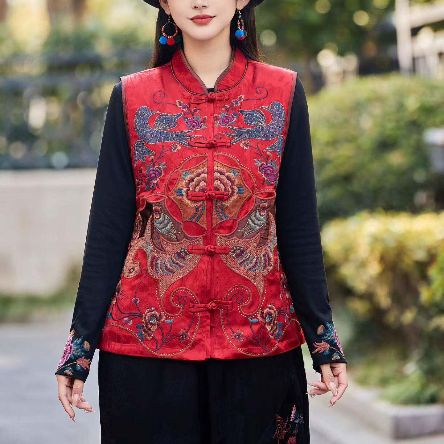 新品2026秋季新中式立领盘扣刺绣马甲女民族风复古无袖背心中国风