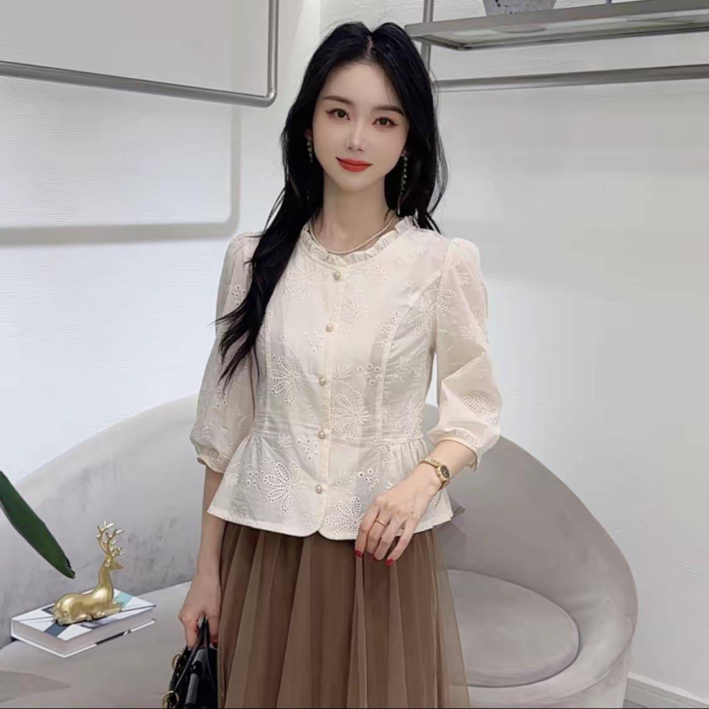新品小个子时尚五分袖衬衫女士春秋新款洋气刺绣上衣百搭宽松圆领