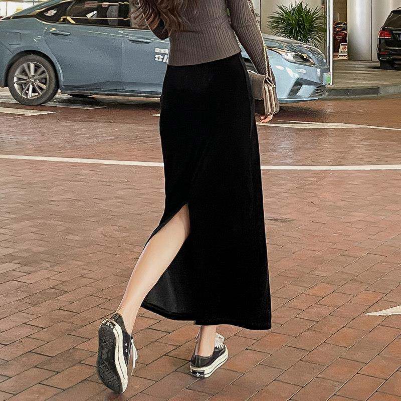 新品金丝绒半身裙女2026春秋新款黑色包臀裙大码高腰开叉中长款一